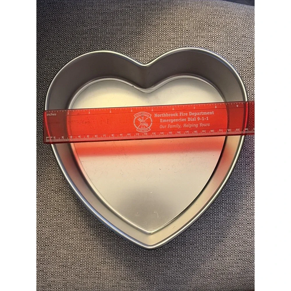 Vintage 1990 WILTON Heart Cake Pan 9 1/2